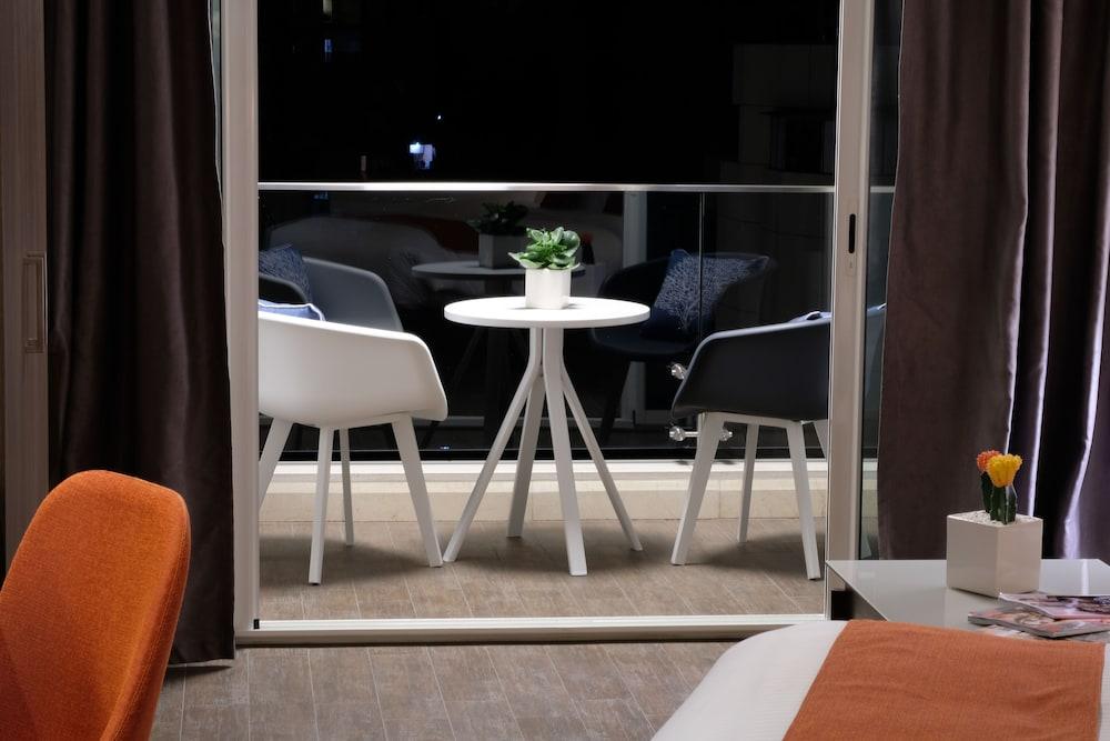 Sodeco Suites Beirut Exterior photo